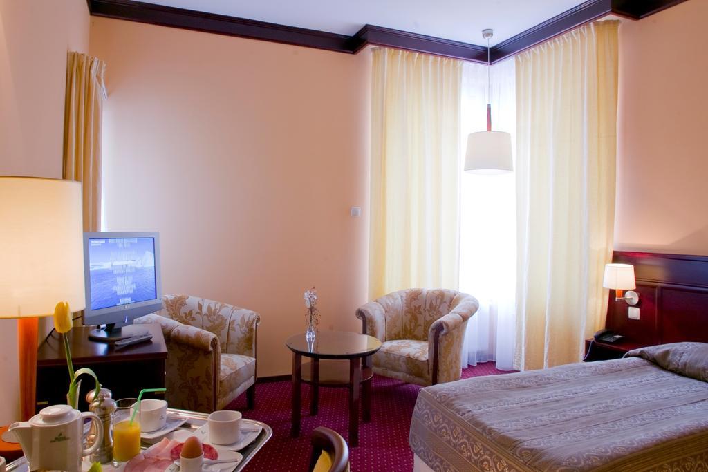 Meduza Hotel & Spa ミエルノ エクステリア 写真